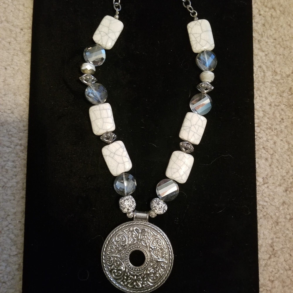 pendent necklace